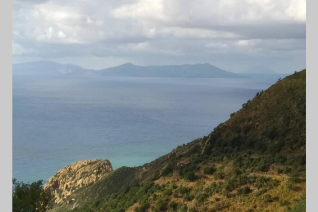 Dimora Tra Cielo E Mare A Gioiosa Marea Exteriör bild